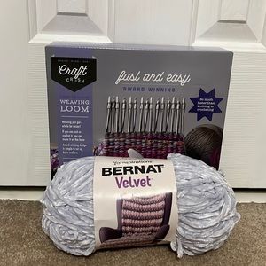 Weaving loom and yarn